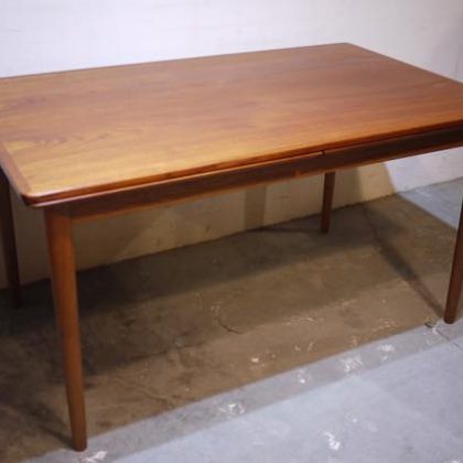 北欧中古家具、ビンテージ家具、デンマーク家具、チーク家具、ダイニングテーブル