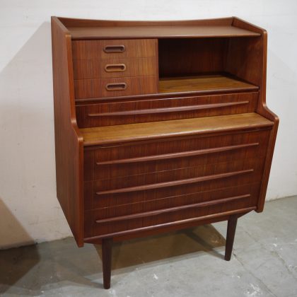 北欧中古家具、ビンテージ家具、デンマーク家具、チーク家具、ビューロー