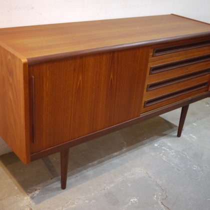 北欧中古家具、ビンテージ家具、デンマーク家具、チーク家具、サイドボード